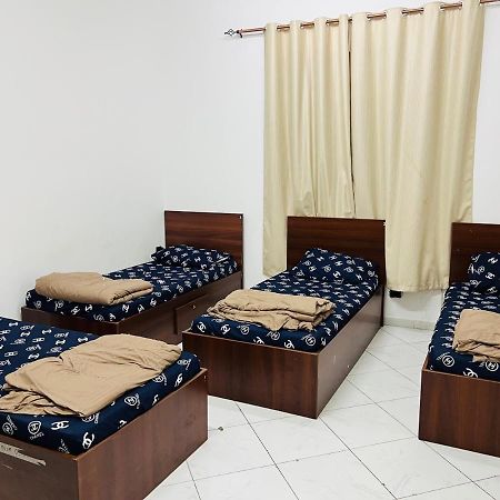 Short Tourist Place Дубай Екстериор снимка